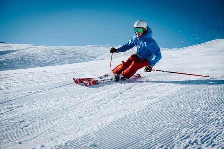 Skiing in Damavand mountains