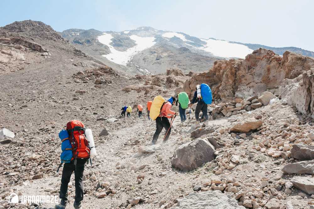mount-damavand-trekking-climbers