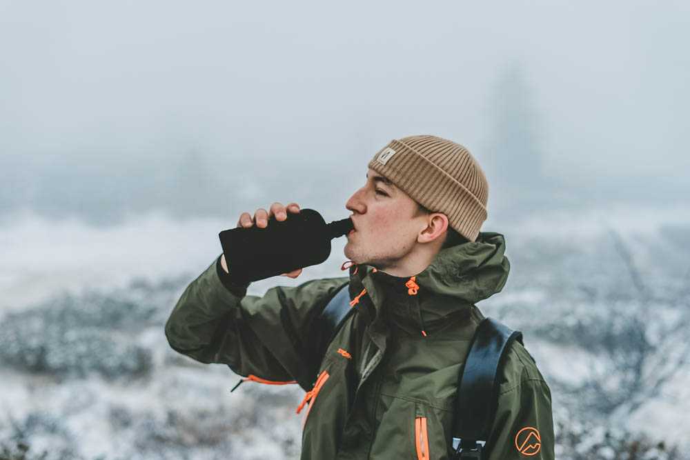 mountaineer-drink-water