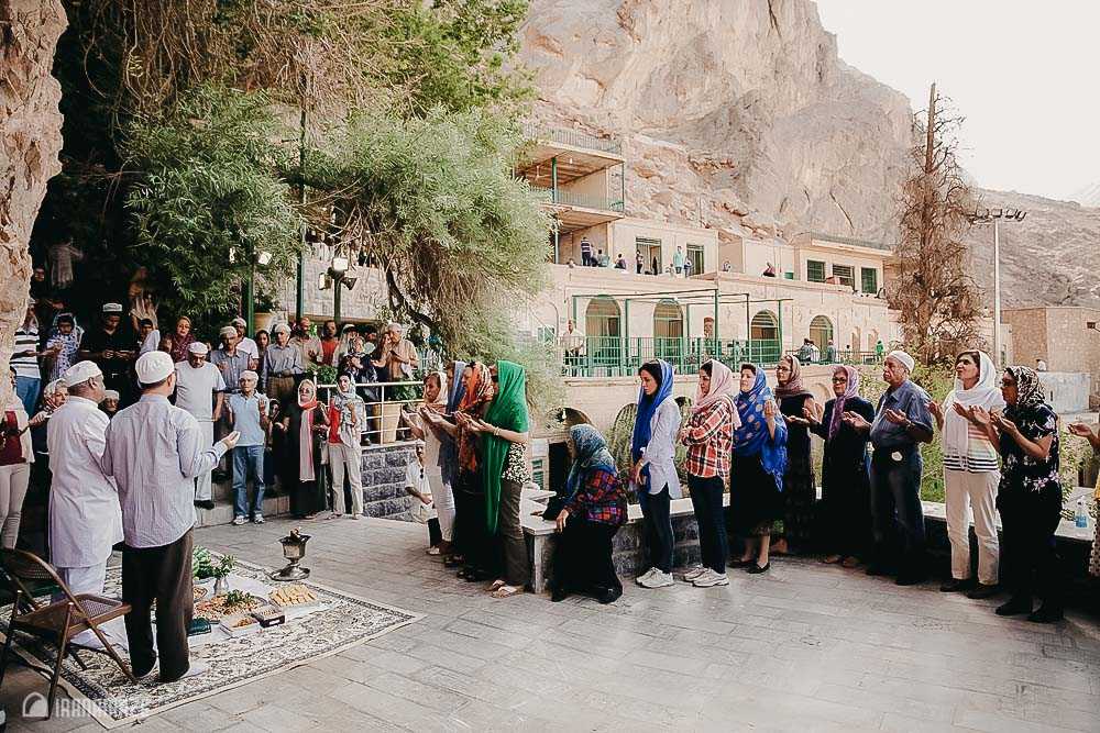 Chak-Chak-Yazd-Praying-Ceremony