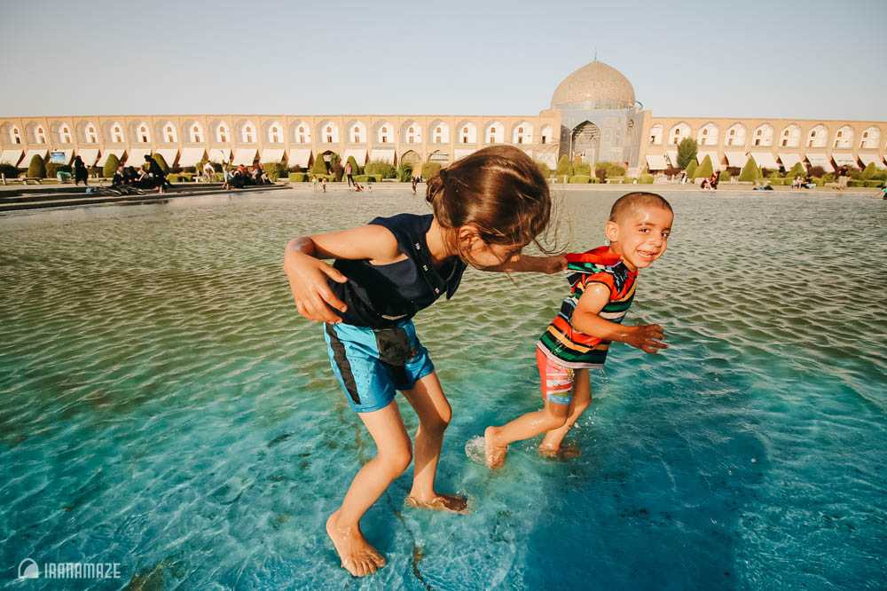 Nqshe-Jahan-Square-Isfahan-Joyful-kids