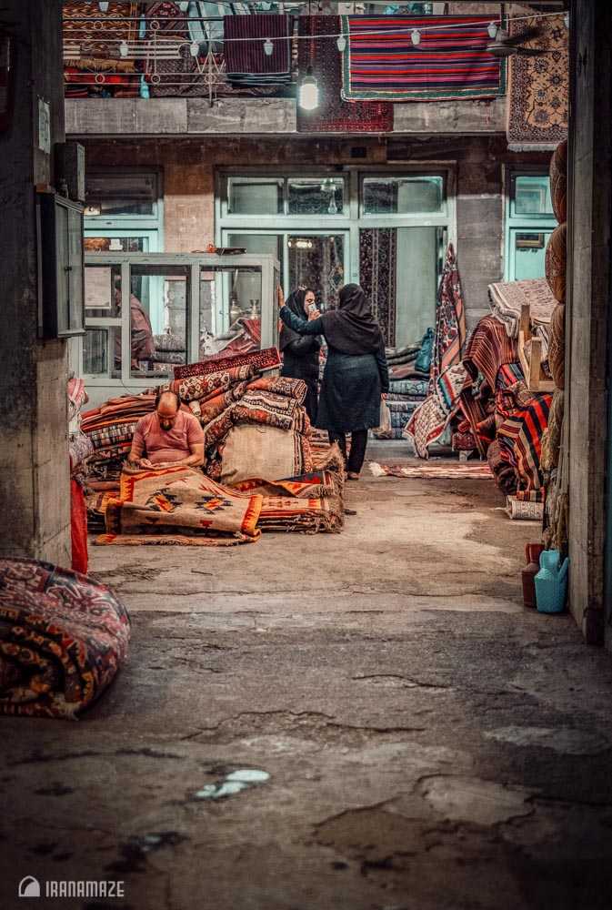 Tehran-Bazaar-Carpets-two-women