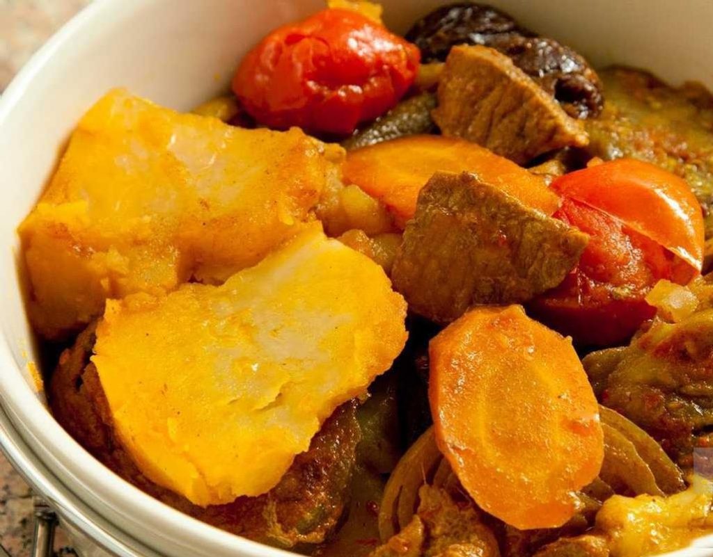 Margog with lamb, potatoes, carrots, spicy green pepper, eggplant, tomato,
